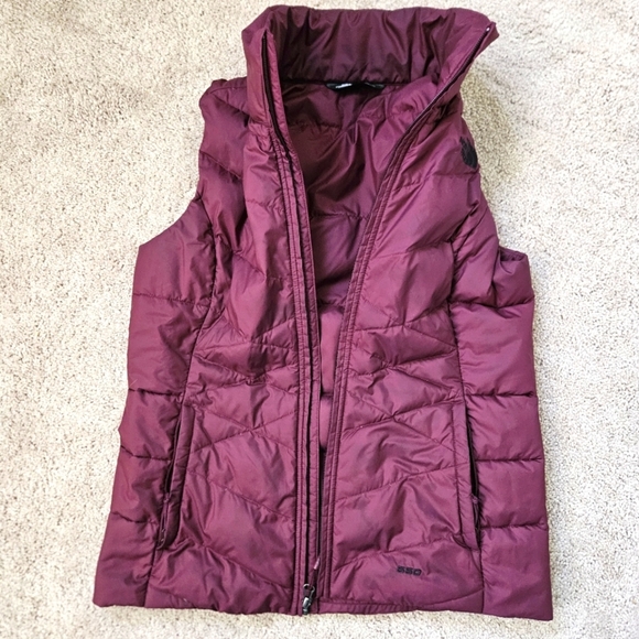 The Northface Women's 550 Maroon Puffer Vest size Small - Picture 4 of 5
